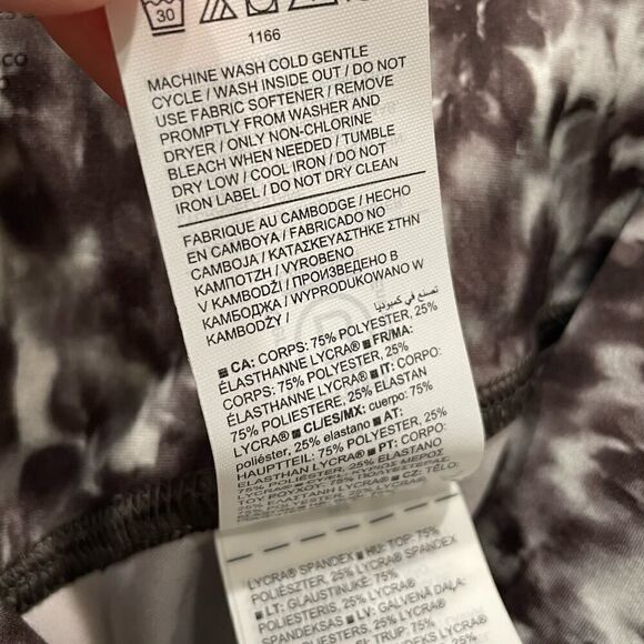 NWT Athleta Salutation Stash High Rise 7/8 Tight Leggings - Size: Medium - Picture 11 of 11